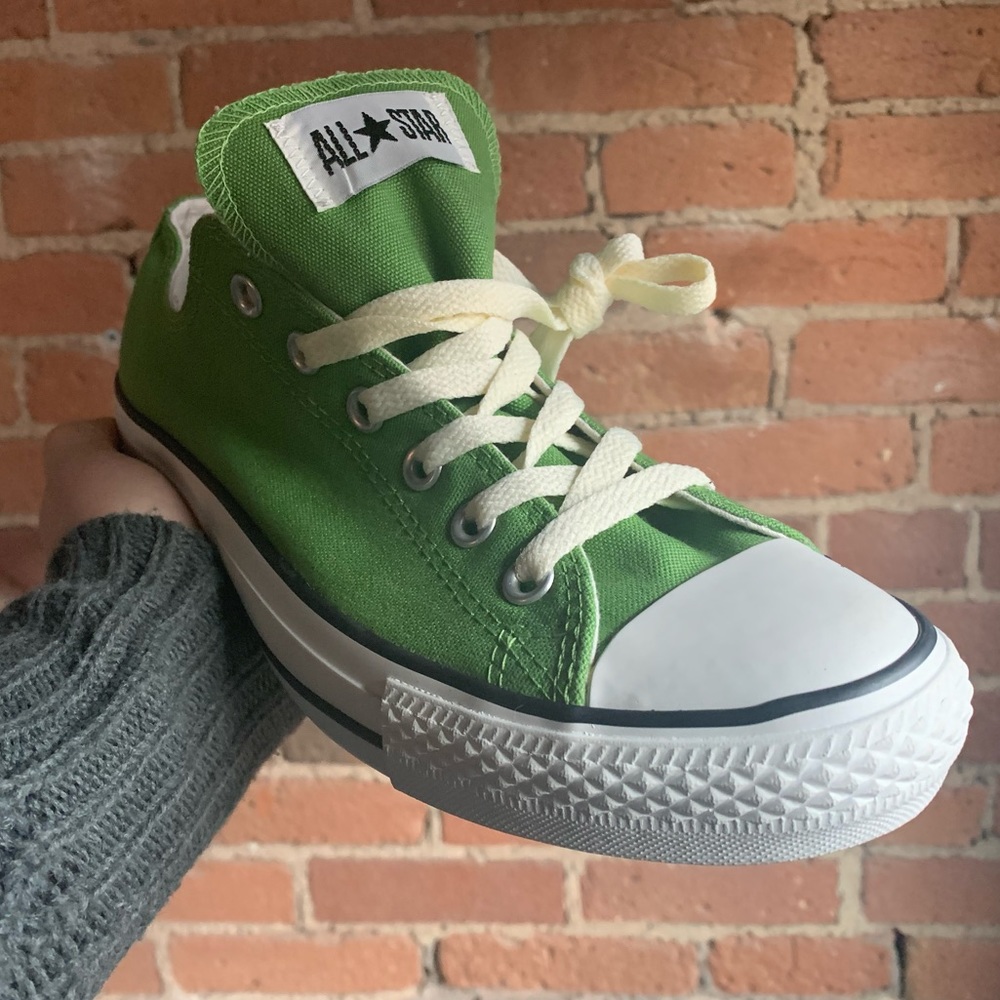 New green converse all stars